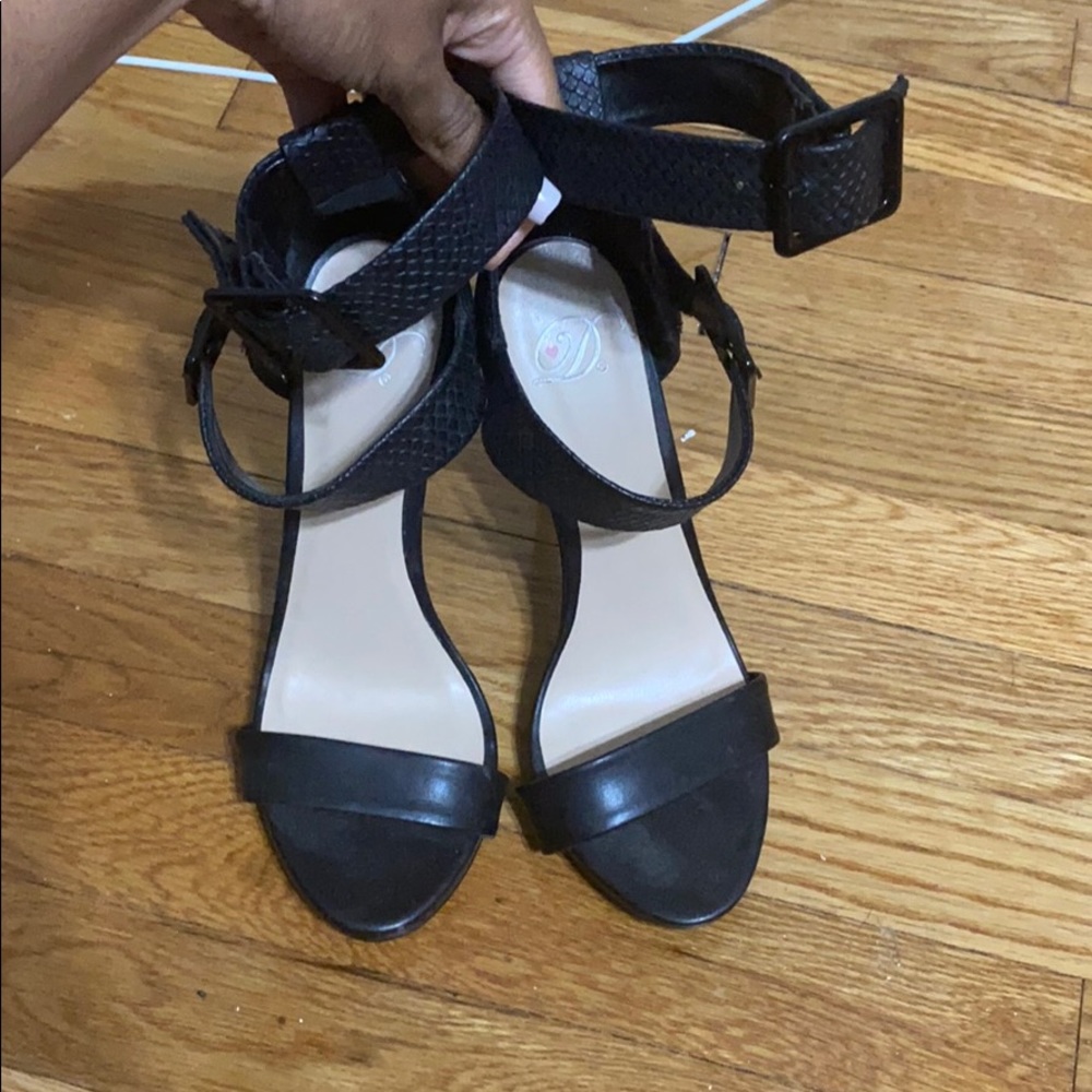Snake skin black high heels